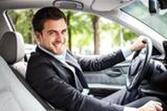 新手从驾校出来后，城市道路生存必学技巧