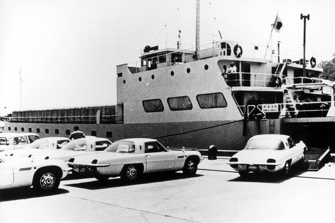 码头等待出口的110S