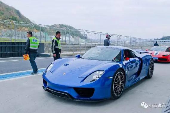 职业车手：为何保时捷918秒杀布加迪威航