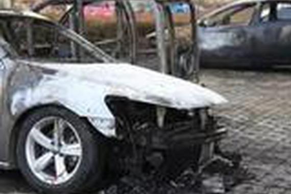 你的车子不幸的被鞭炮炸到了怎么办？