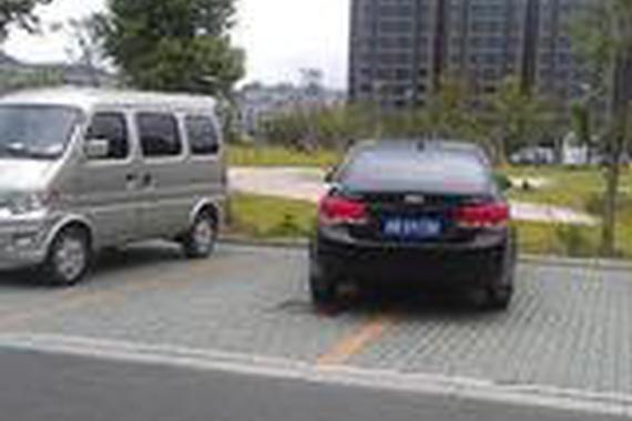 对付胡乱占用车位的人，就该用这招！