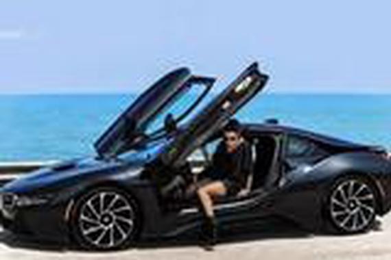 买辆宝马让它生锈！这小伙就这么任性