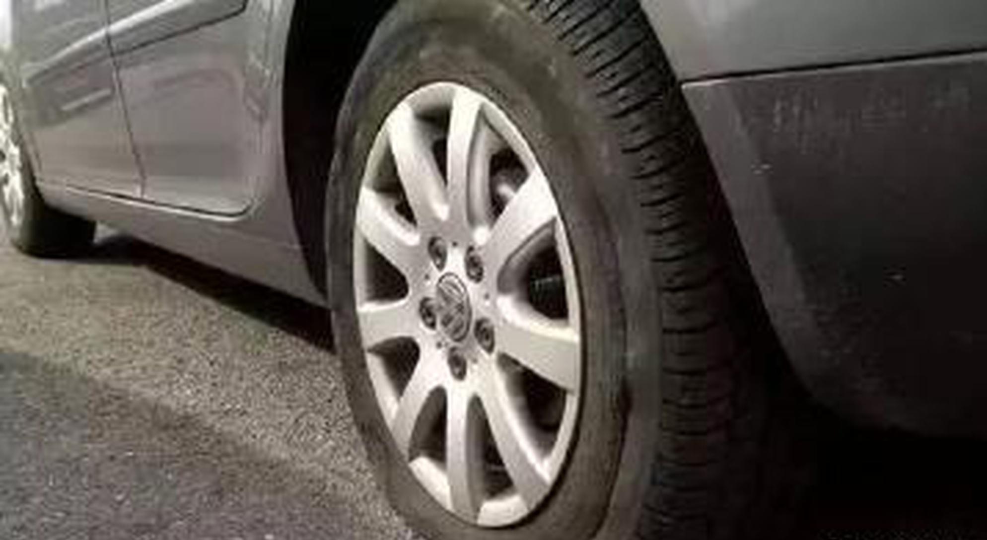 车要爆胎前的症状，检查下你的车有没有？