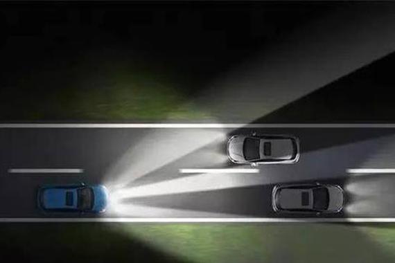 学会正确使用灯光，坚决不做远光狗！