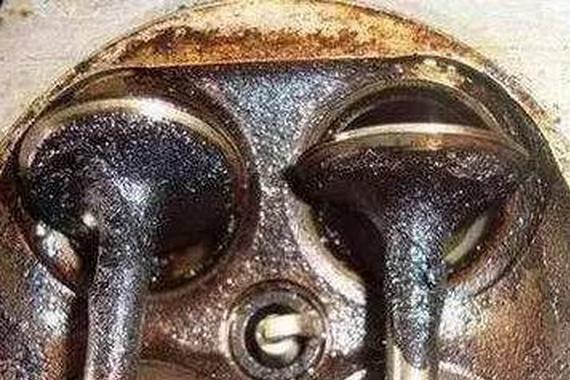 发动机内这个黑色“肿瘤”是怎么形成的？