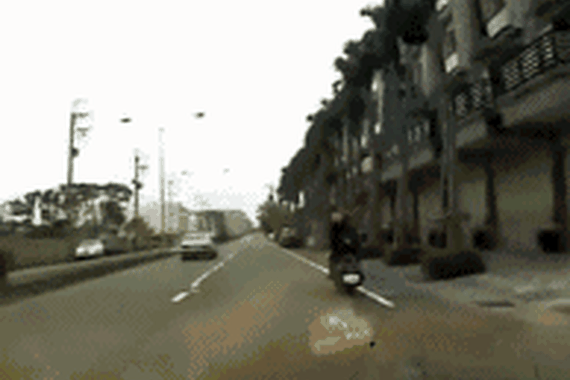 ‘荷式开车门’？多一个动作，少一分危险