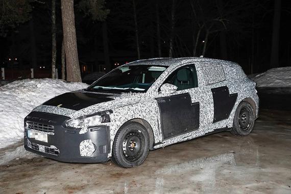 全新福克斯量产版谍照 外观变化明显