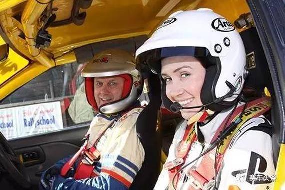 赛车时在车手耳边不停BB的副驾是谁