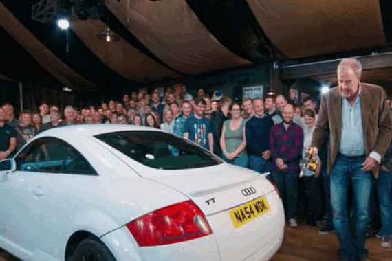 现场拆解奥迪, 拿下保险杠一瞬间全场沉默