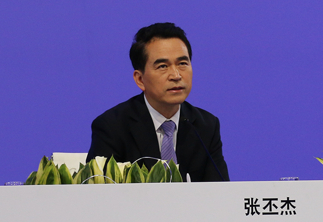 一汽-大众汽车有限公司董事、总经理张丕杰