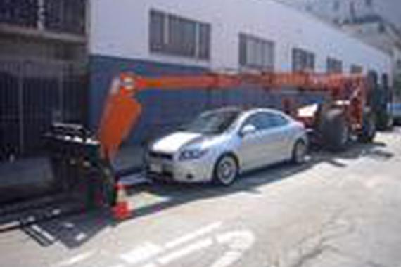 老司机超高停车技能，小偷见了都调头就走