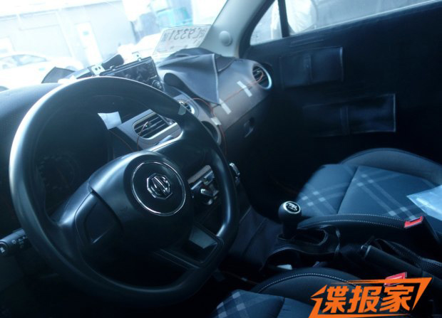 车头造型变化较大 新款MG3谍照曝光
