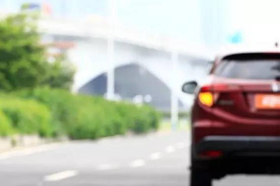 开车路上故障怎么办？做好这个动作能救命