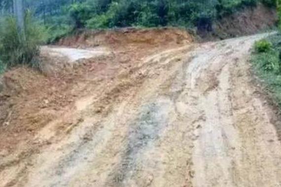 借来大奔越野婚车后，还是丢脸到家