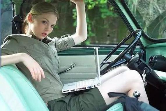 把手动挡的起步开得比自动挡更快