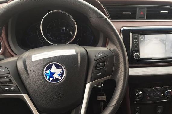 启辰M50V内饰谍照曝光 上海车展将发布