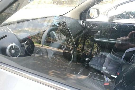 更迎合小年轻口味 斯威X3内饰谍照曝光