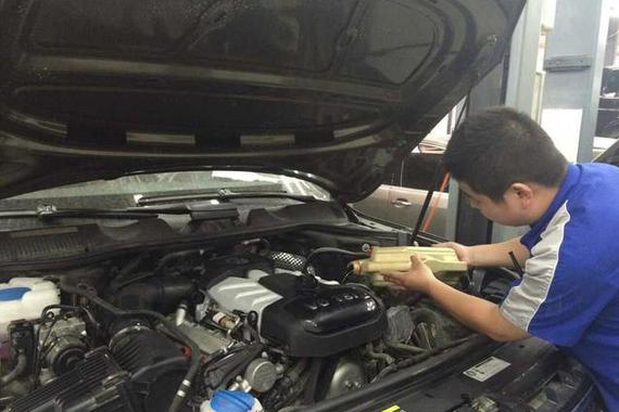 4s店推荐的原厂机油和普通机油有啥区别？