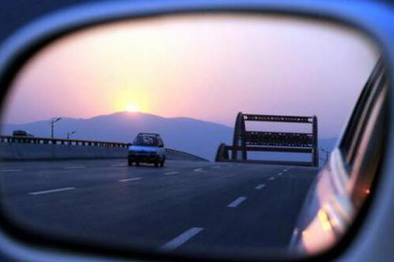 安全上路第一步，如何调整后视镜