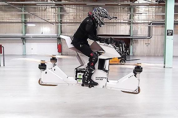 世界首台消费级四旋翼飞行摩托问世