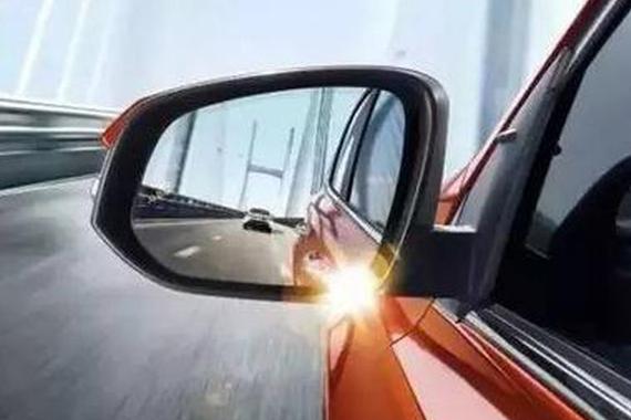 求解：后视小圆镜有用吗？到底装不装？