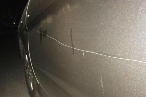 车子被刮没证据？装一个行车记录仪吧