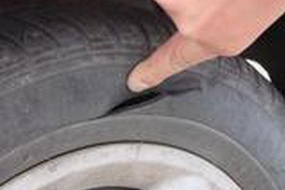 新手毁轮胎的6大驾驶陋习,你中了几条？