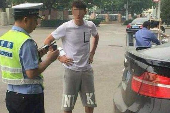 这些驾驶习惯看似平常 能帮你节省巨额罚款