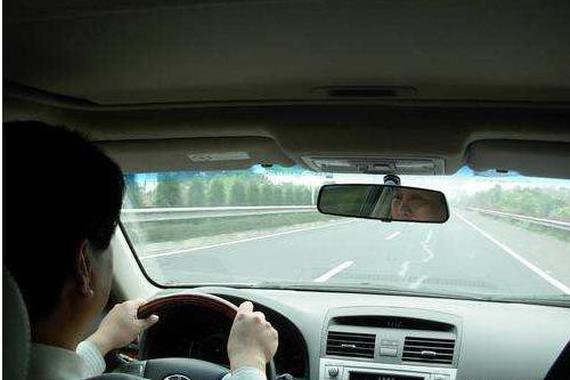 不堪回首的新手经历！9个错误开车方式。
