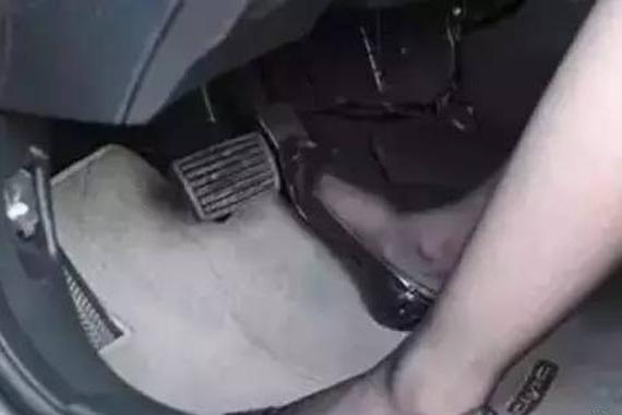 刹车失灵了怎么办？4个保命绝招条条救你命！