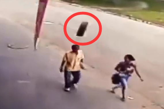 视频：飞来横祸！事故发生太突然