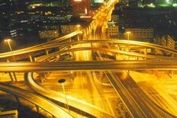 有关高速驾驶这些驾驶经验你得牢