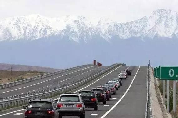 汽车越轻开高速的时候越发飘？