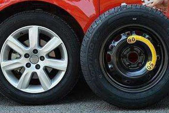 女司机也能简单换备胎，看完即会