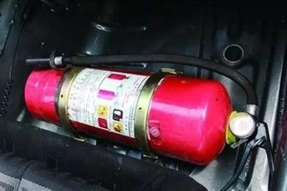 车载灭火器有这样用处，还把它当摆设吗？