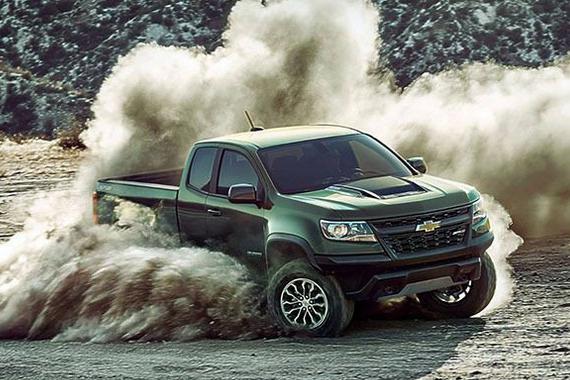 娘们才开小轿车 硬汉们都开能上山下河的威猛车型