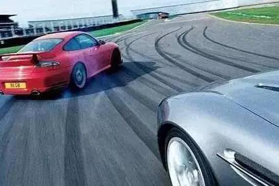 超车不能只踩油门，做好这些才是老司机