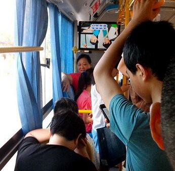 每日趣图|摩托:我的能量 你驾驭不住