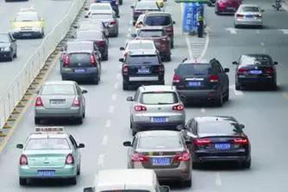 老司机是种心态，为什么让速不能让道？