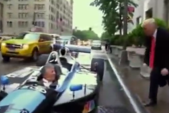 视频：活捉一只闹市坐车兜风的川普