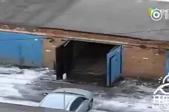 视频：女司机进车库搞笑集锦
