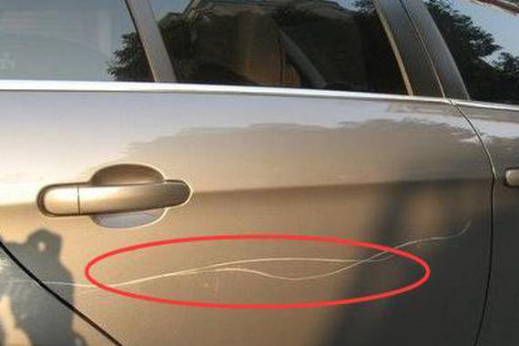 隔壁老王用5块钱可乐，就能解决汽车刮痕