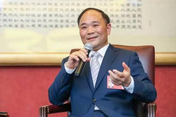 “网红”政协委员李书福:十五年来都提了哪些议案？