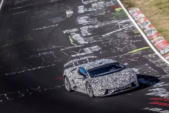 兰博基尼小牛怒刷纽北圈速记录！