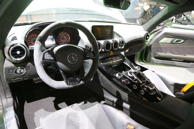 2017日内瓦车展:梅赛德斯-AMG GT R亮相
