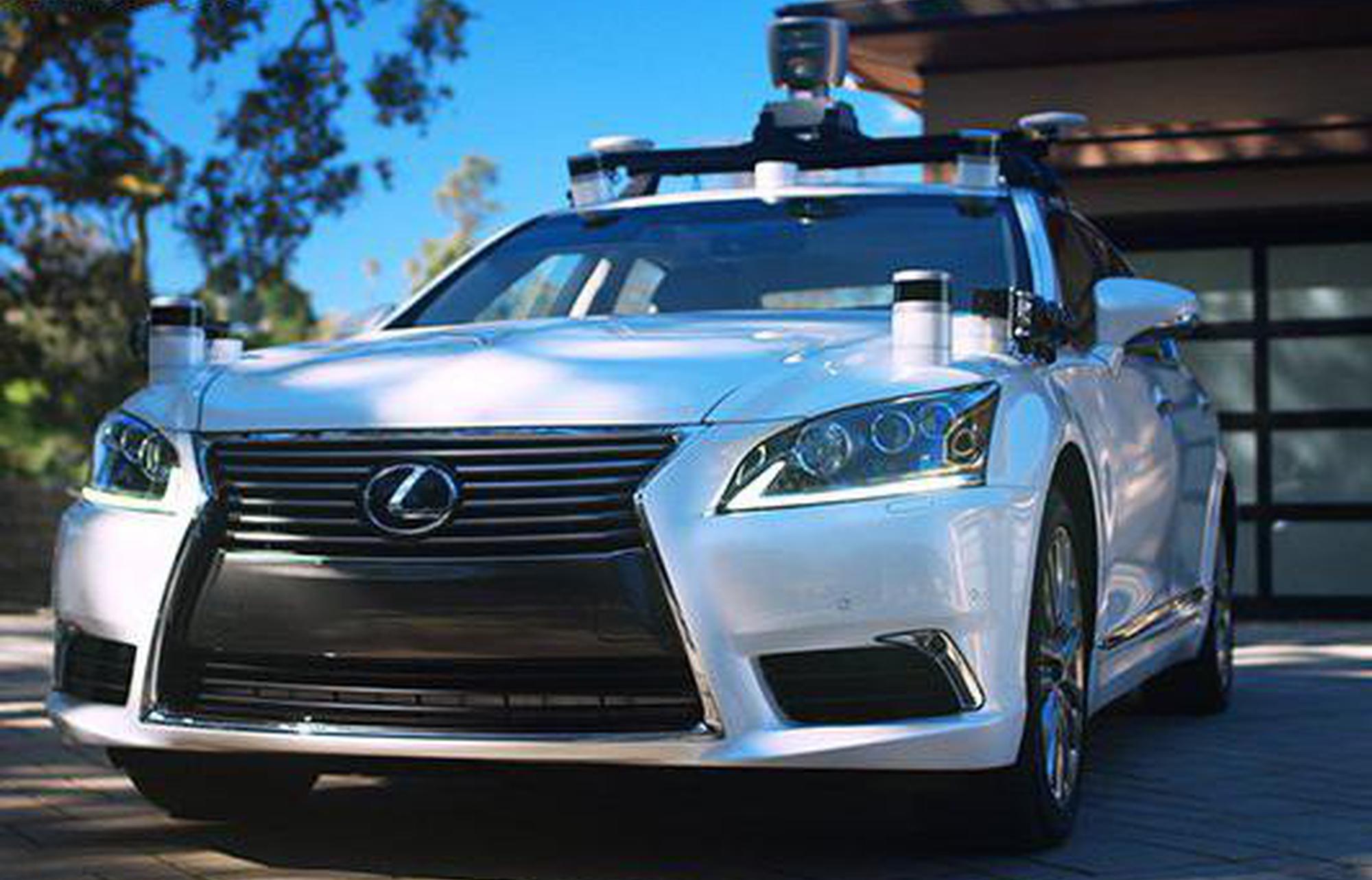 丰田发布无人驾驶原型车 配两大辅助系统