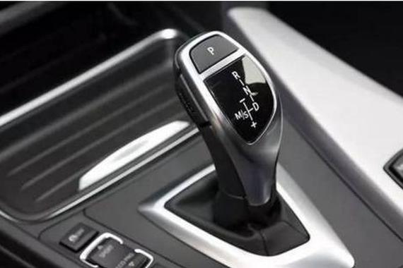 自动档行车中途能换挡吗？一D到底行不行