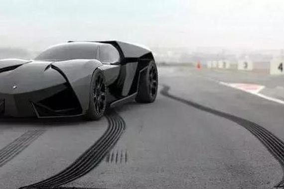 百公里速度车距百米刹车才安全，对吗？