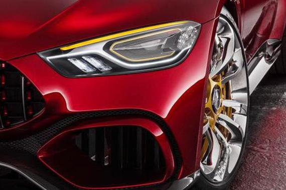 奔驰这次真怒了！誓要教宝马如何做人！