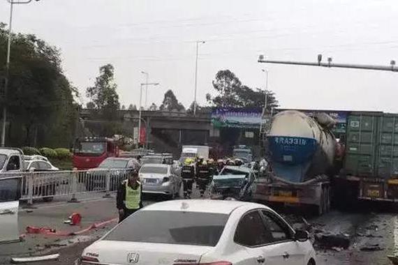 人见人怕的马路杀手 看到这些车离远远的